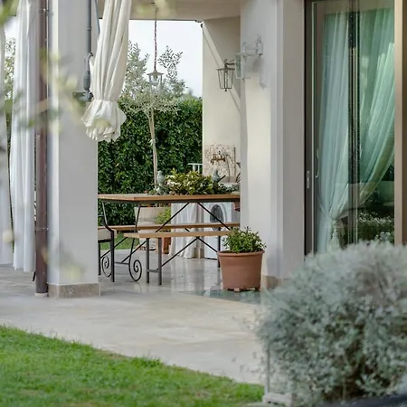 Siveri - Private Swimming Pool - Air Con *