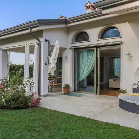 Siveri - Private Swimming Pool - Air Con Villa