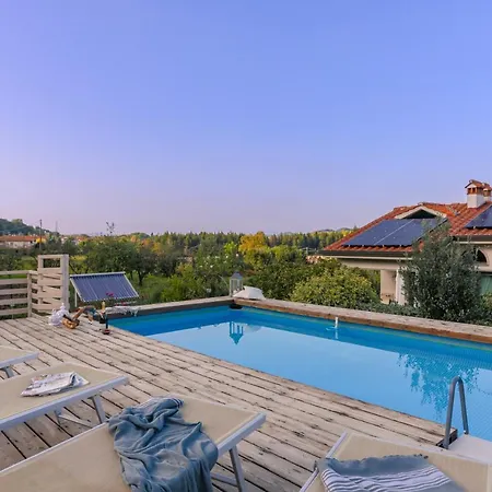 Siveri - Private Swimming Pool - Air Con