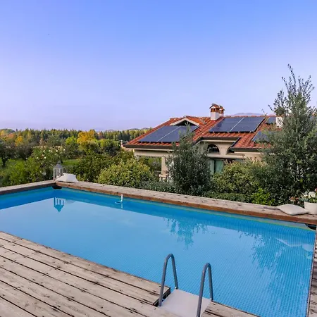 Siveri - Private Swimming Pool - Air Con Villa