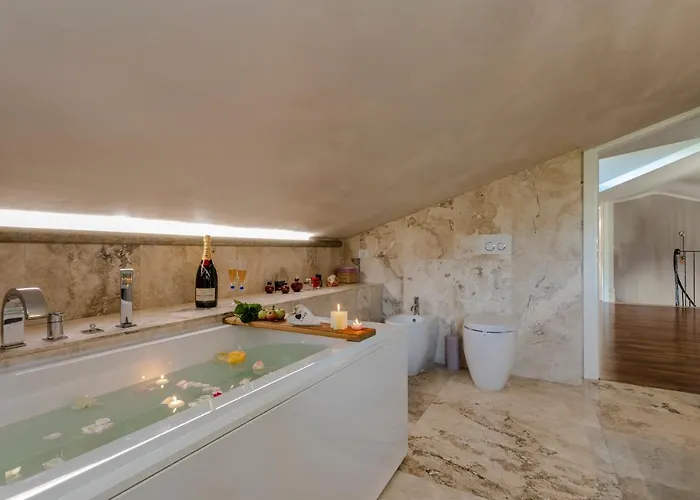 Siveri - Private Swimming Pool - Air Con