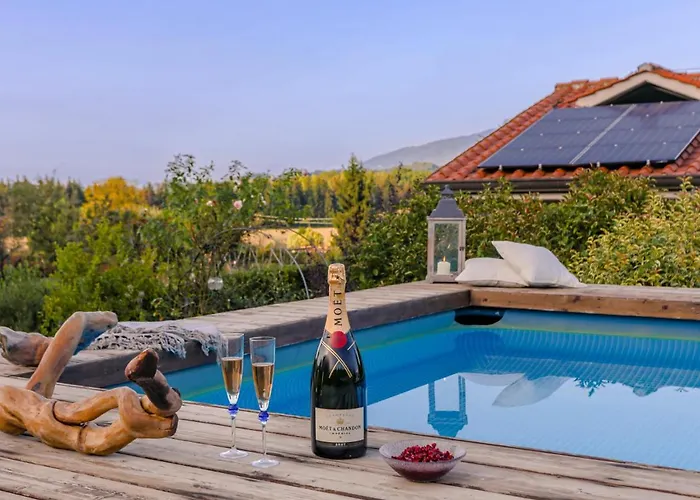 Siveri - Private Swimming Pool - Air Con *