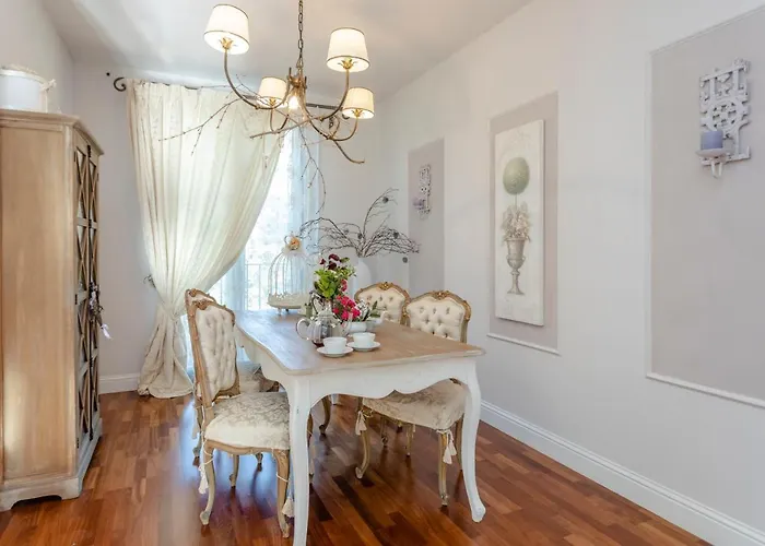 Siveri - Private Swimming Pool - Air Con