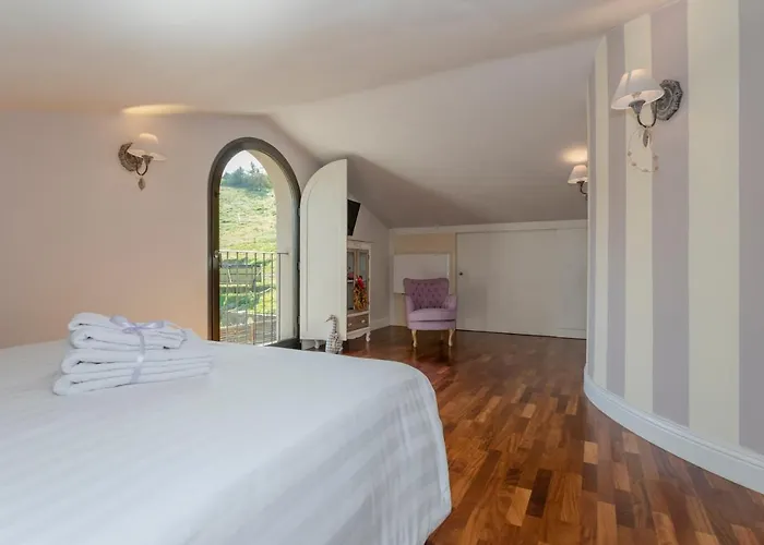 Siveri - Private Swimming Pool - Air Con 빌라 필리네발다르노