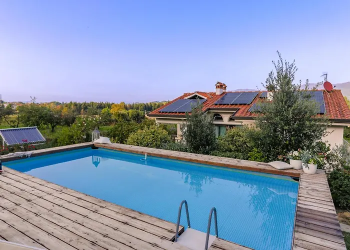 Siveri - Private Swimming Pool - Air Con 빌라