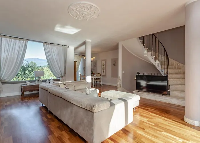 Siveri - Private Swimming Pool - Air Con 빌라 필리네발다르노