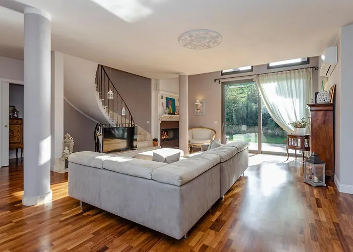 Siveri - Private Swimming Pool - Air Con 필리네발다르노